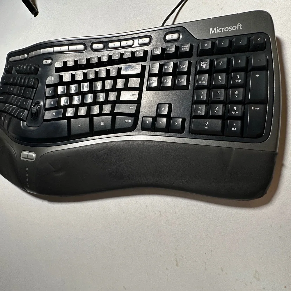 Microsoft Natural Ergonomic Keyboard 4000 v1.0 KU-0462‎ Wired USB Black